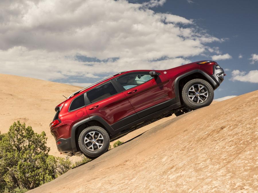  Jeep Cherokee Trailhawk 2013 года  (фото 11 из 31)